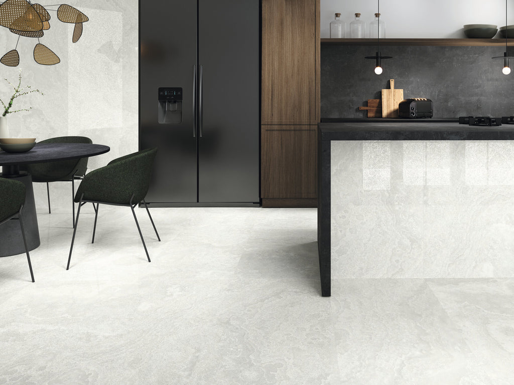 Agate White – 60 × 120 cm – Raumansicht